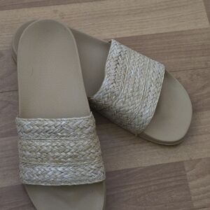 Roxy Beige Woven Slide Sandals